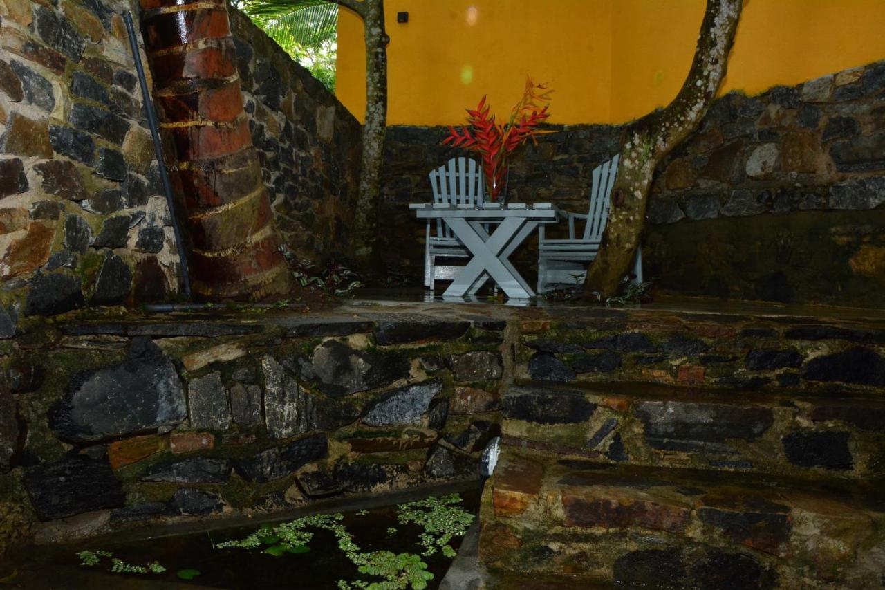 View Guesthouse & Bistro At Goyambokka Tangalle Exterior foto